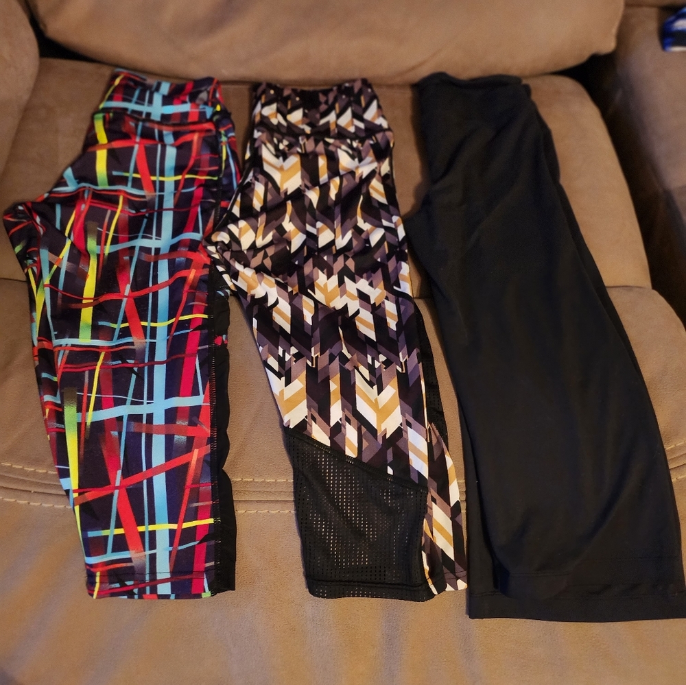 3 capri leggings  Size S/M